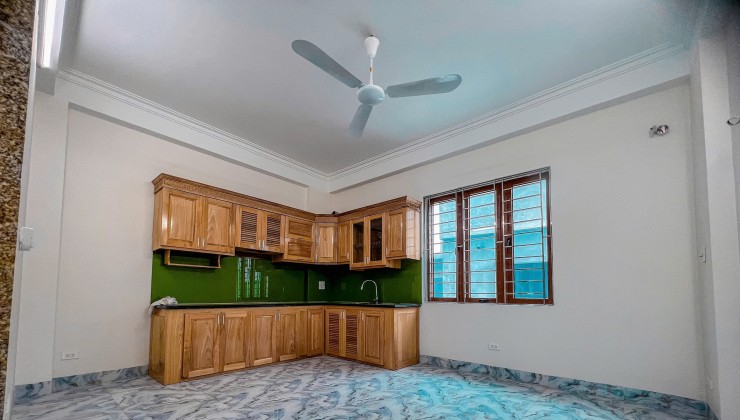 Cho thuê nhà Liền Kề có thang máy khu Tây Nam Linh Đàm, 4.5 tầng, 80m2, 4P, KD mọi loại hình